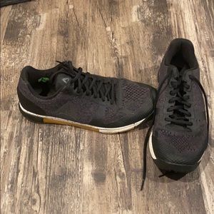 Reebok Trainers Black and White Men’s 11